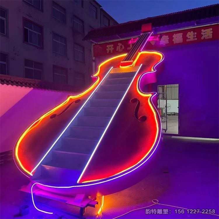 網紅打卡琴梯雕塑案例分享 發(fā)光不銹鋼大提琴雕塑
